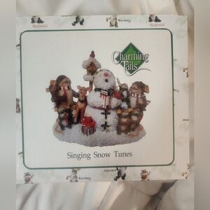 Charming Tails Singing Snow Tunes Figurine